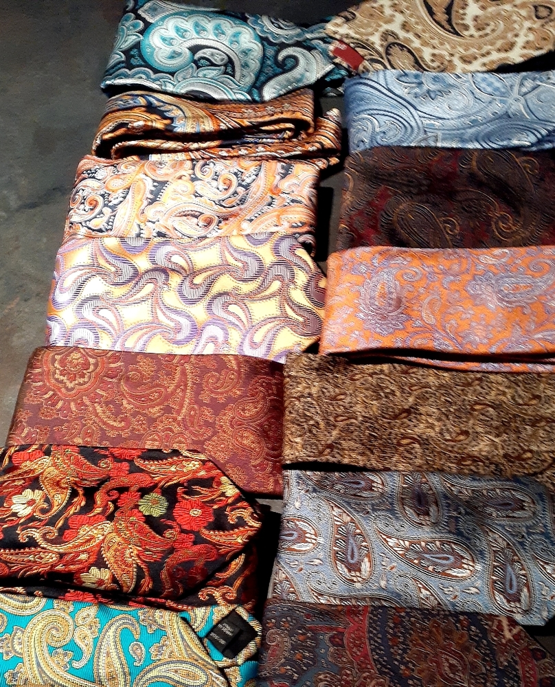 LOT OF 14 MEN'S NECKTIES